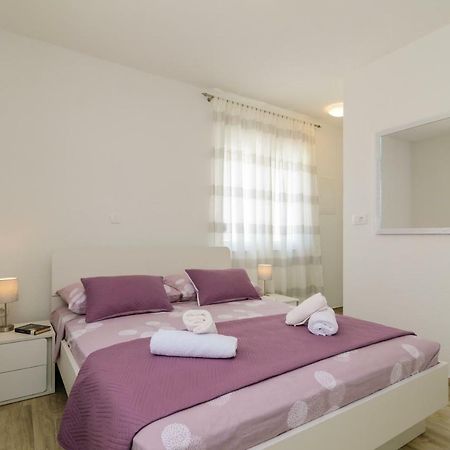Privat Room Luka Задар Екстер'єр фото